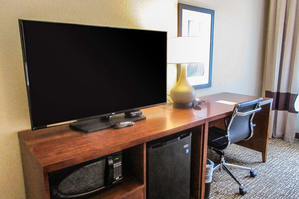 Comfort Inn Dekalb - Adjacent The University Habitación foto