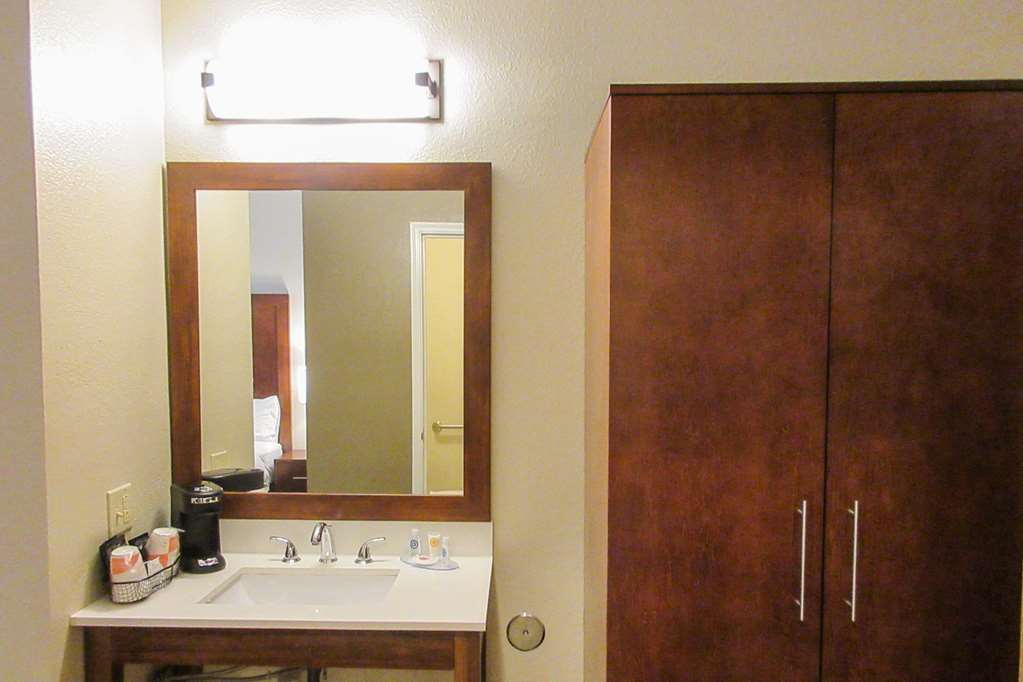Comfort Inn Dekalb - Adjacent The University Habitación foto